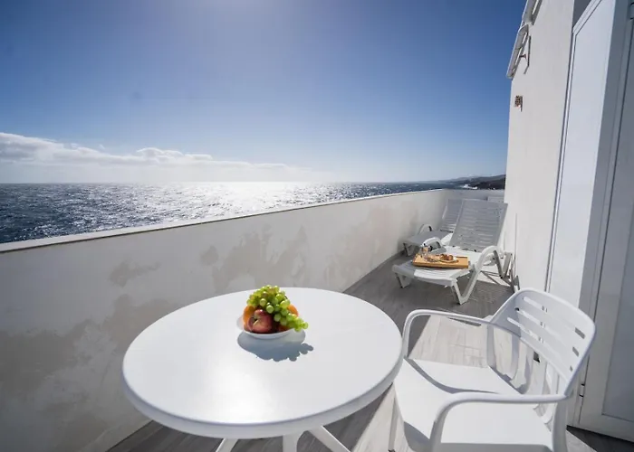 Casa Marlene Luxury Seafront 公寓 *