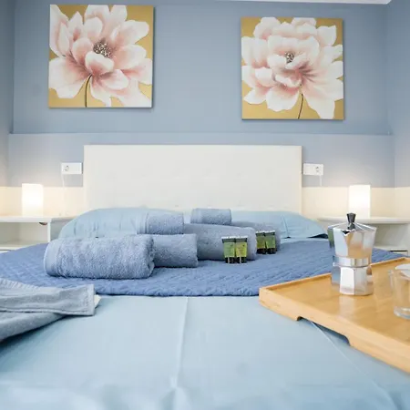 Casa Marlene Luxury Seafront דירה