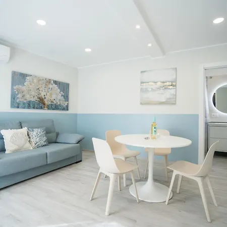 Casa Marlene Luxury Seafront דירה *