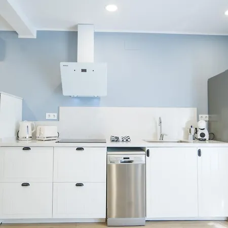 Casa Marlene Luxury Seafront דירה *